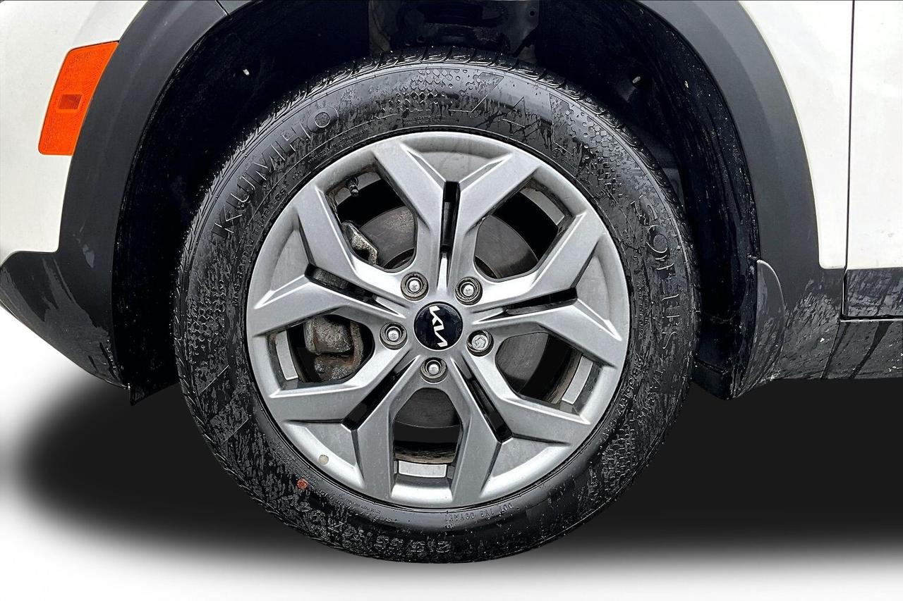 2026 Kia Seltos LX AWD   HEATED SEATS   BLIND SPOT ALERT   CARPLAY Photo