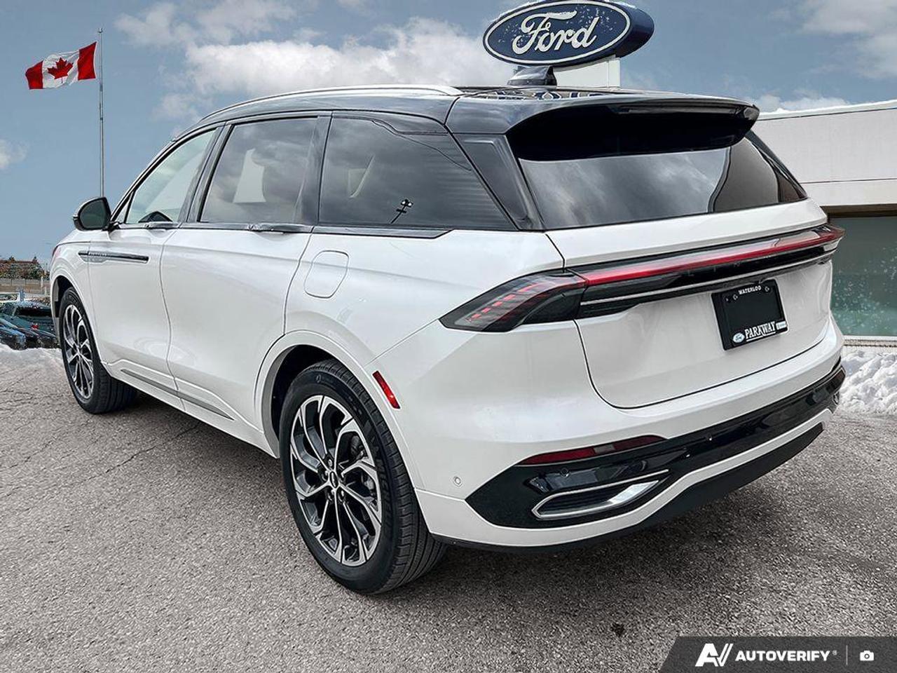 2024 Lincoln Nautilus Reserve   202A   HTD STEER WHEEL   LTHR Photo4