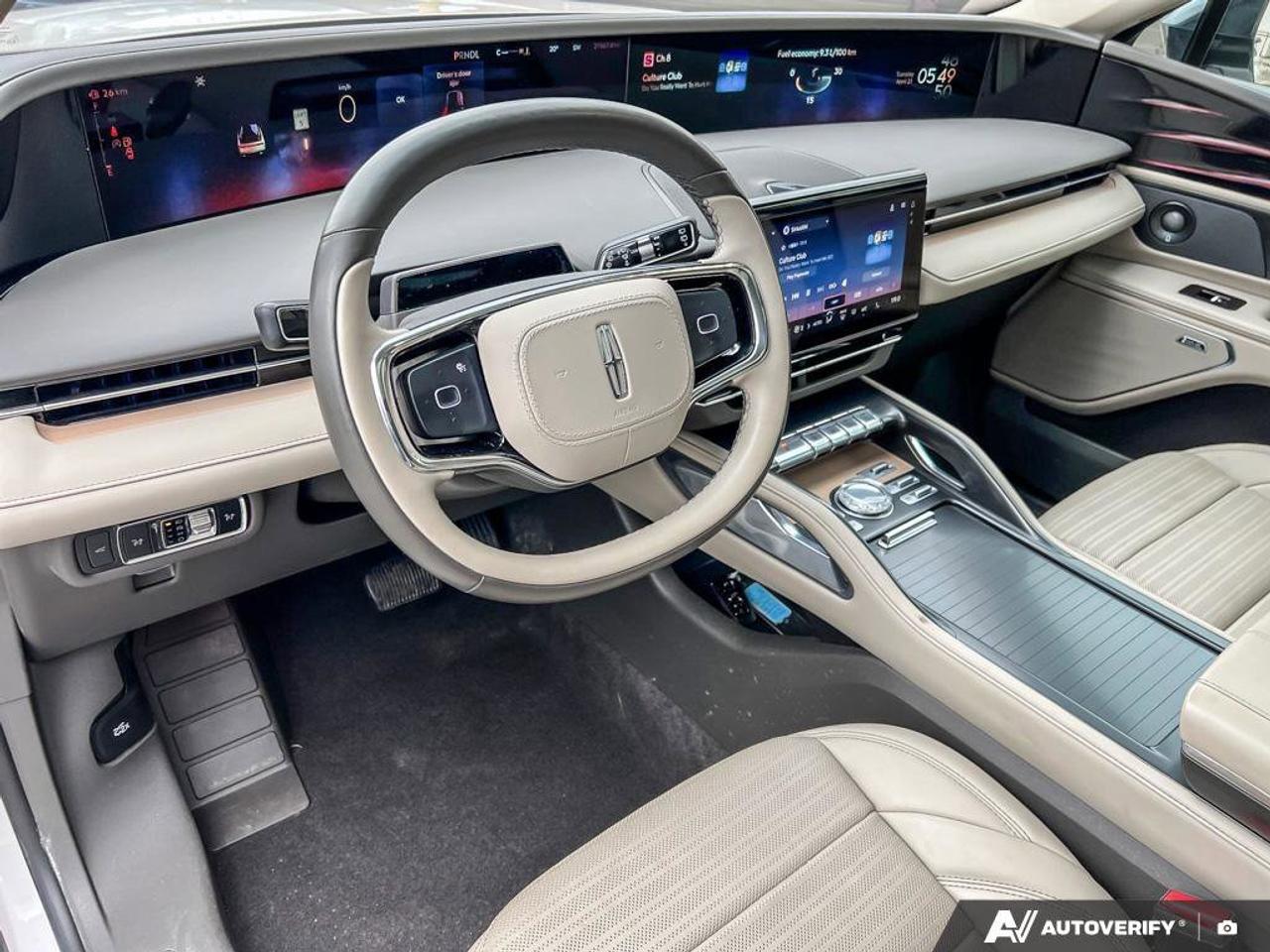 2024 Lincoln Nautilus Reserve   202A   HTD STEER WHEEL   LTHR Photo