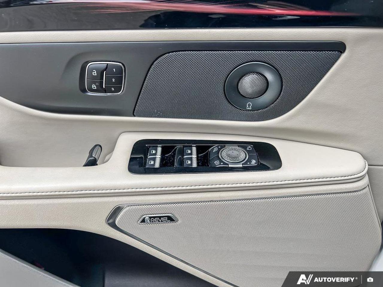 2024 Lincoln Nautilus Reserve   202A   HTD STEER WHEEL   LTHR Photo