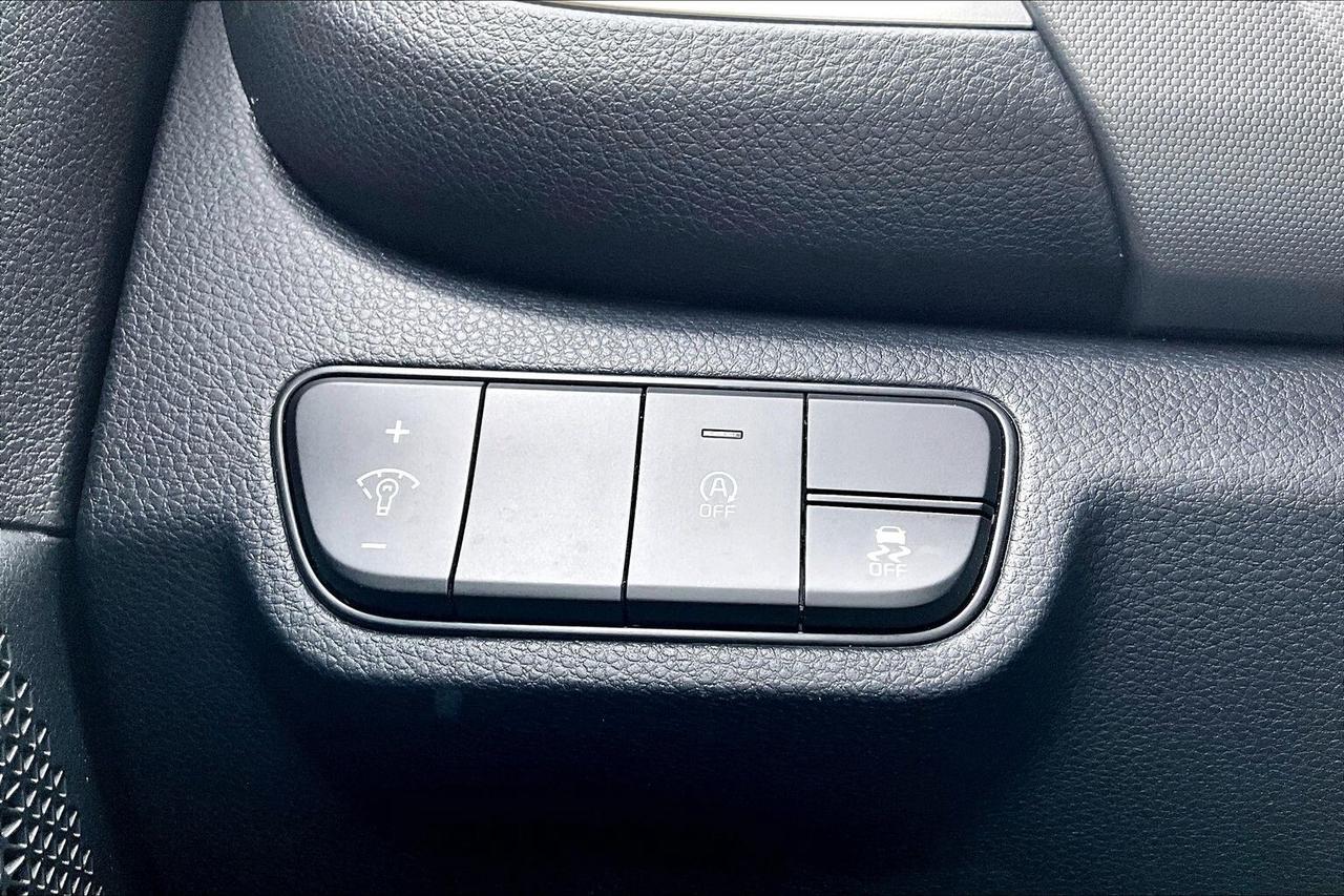 2026 Kia Seltos LX AWD   HEATED SEATS   BLIND SPOT ALERT   CARPLAY Photo