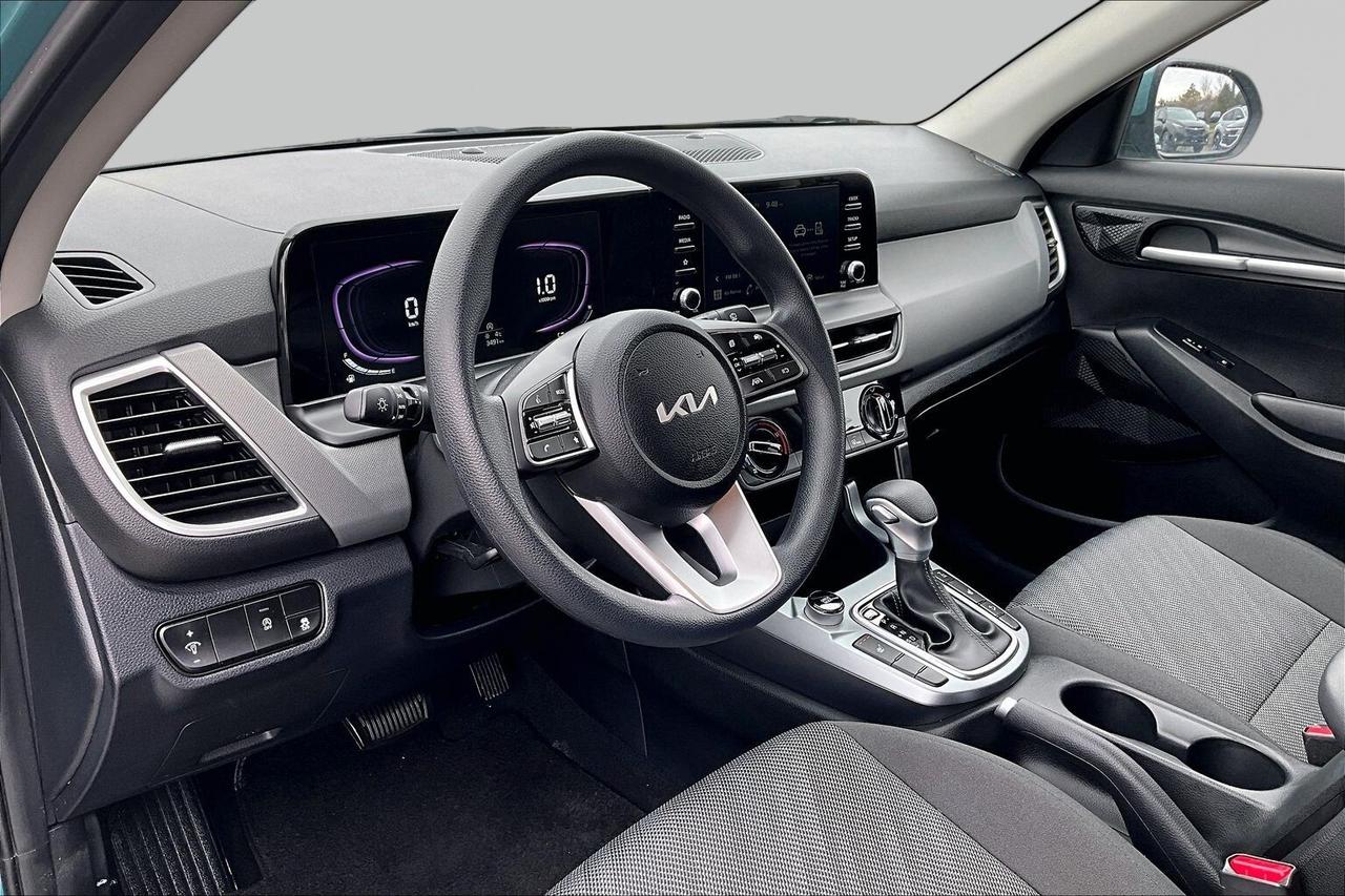 2026 Kia Seltos LX AWD   HEATED SEATS   BLIND SPOT ALERT   CARPLAY Photo