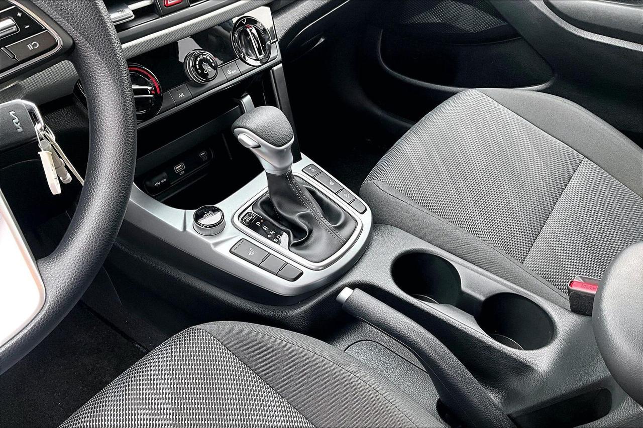 2026 Kia Seltos LX AWD   HEATED SEATS   BLIND SPOT ALERT   CARPLAY Photo