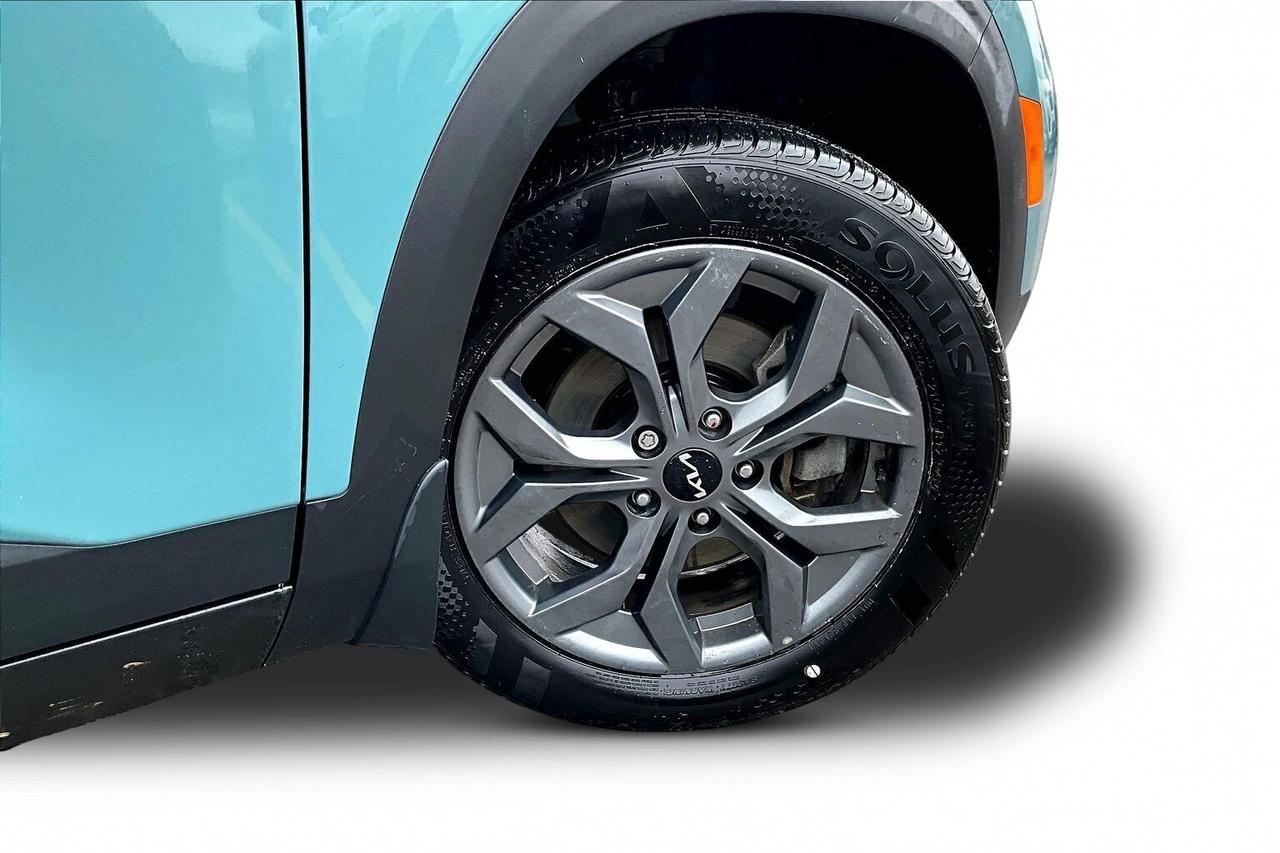 2026 Kia Seltos LX AWD   HEATED SEATS   BLIND SPOT ALERT   CARPLAY Photo