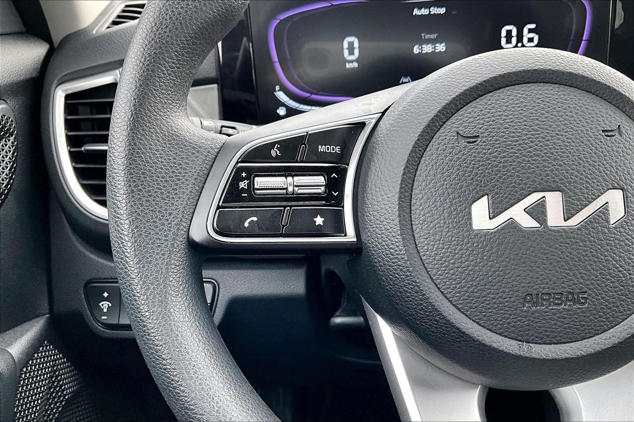 2025 Kia Seltos LX AWD   HEATED SEATS   BLIND SPOT ALERT   CARPLAY Photo