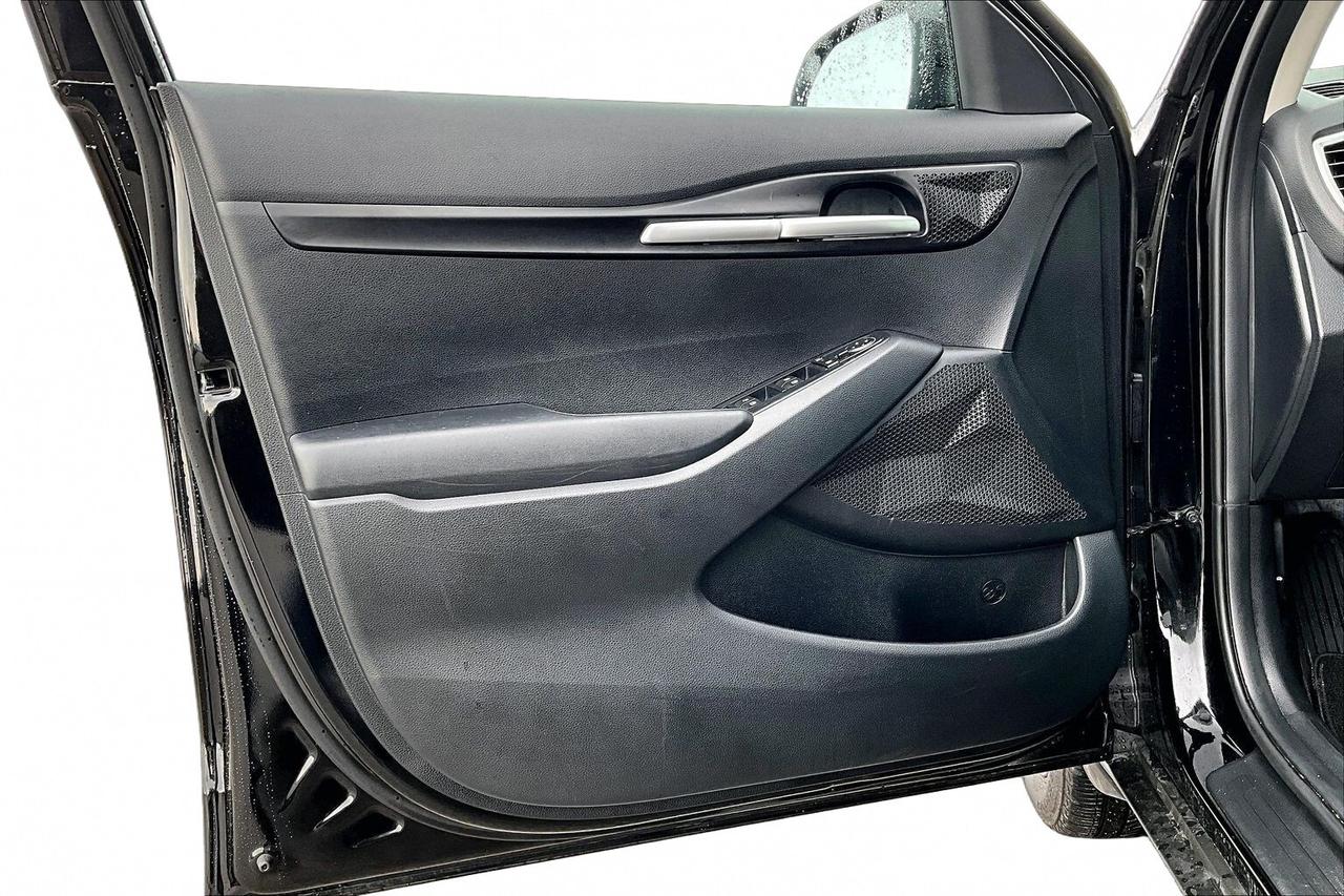 2025 Kia Seltos LX AWD   HEATED SEATS   BLIND SPOT ALERT   CARPLAY Photo