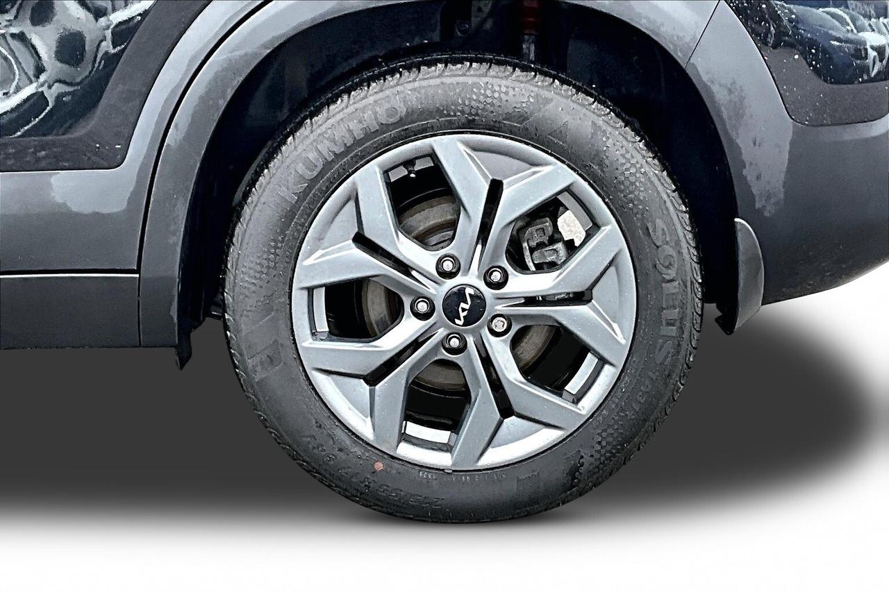 2025 Kia Seltos LX AWD   HEATED SEATS   BLIND SPOT ALERT   CARPLAY Photo