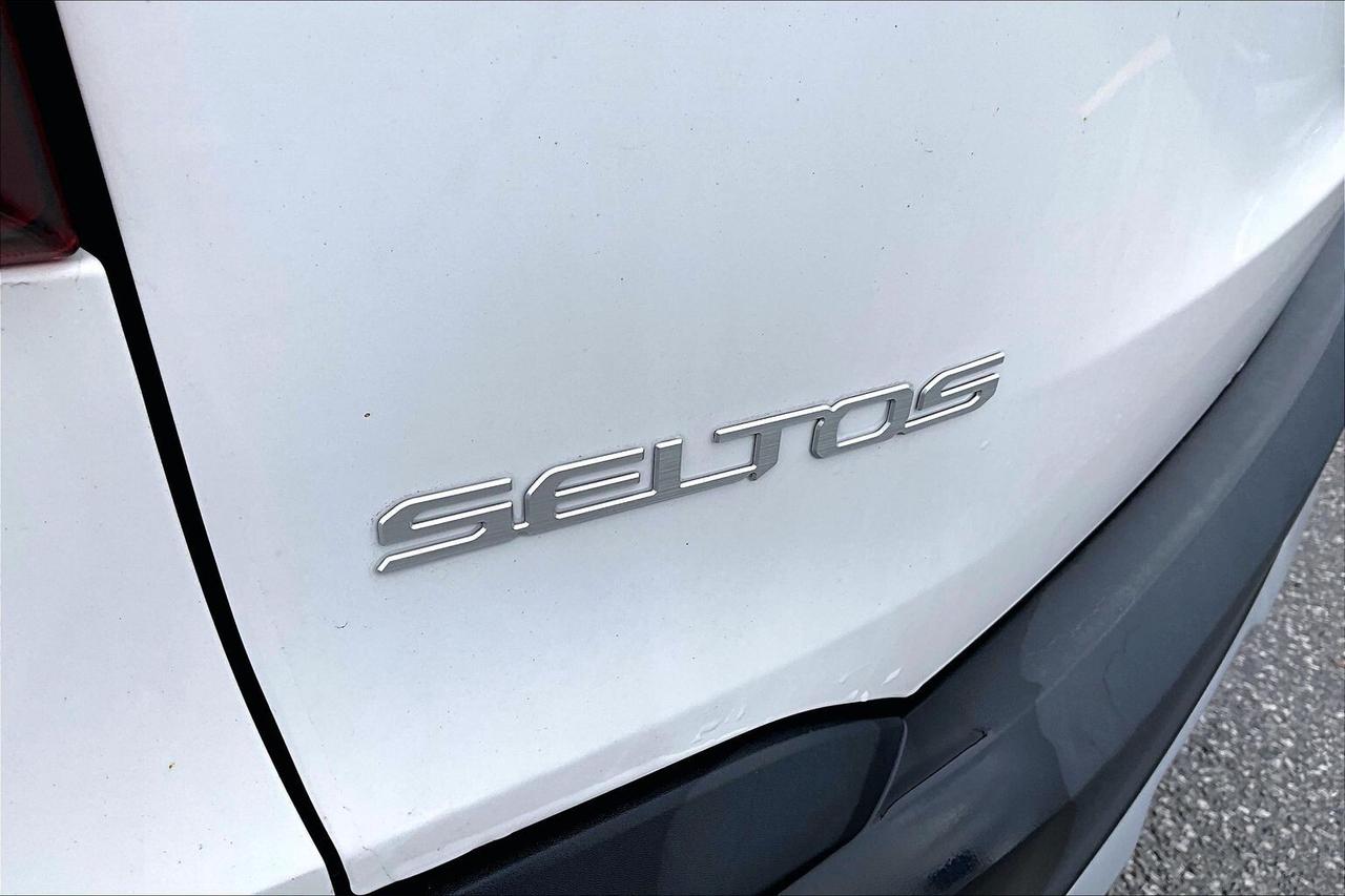 2026 Kia Seltos LX AWD   HEATED SEATS   BLIND SPOT ALERT   CARPLAY Photo