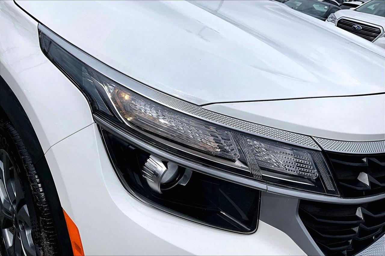 2026 Kia Seltos LX AWD   HEATED SEATS   BLIND SPOT ALERT   CARPLAY Photo