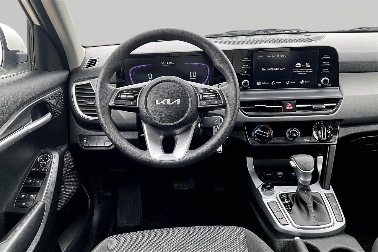 2026 Kia Seltos LX AWD   HEATED SEATS   BLIND SPOT ALERT   CARPLAY Photo