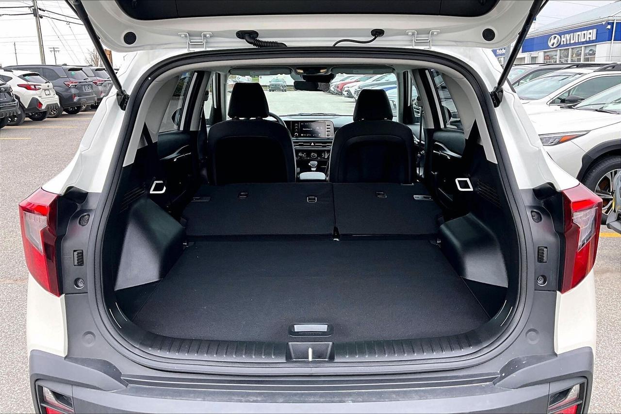 2026 Kia Seltos LX AWD   HEATED SEATS   BLIND SPOT ALERT   CARPLAY Photo