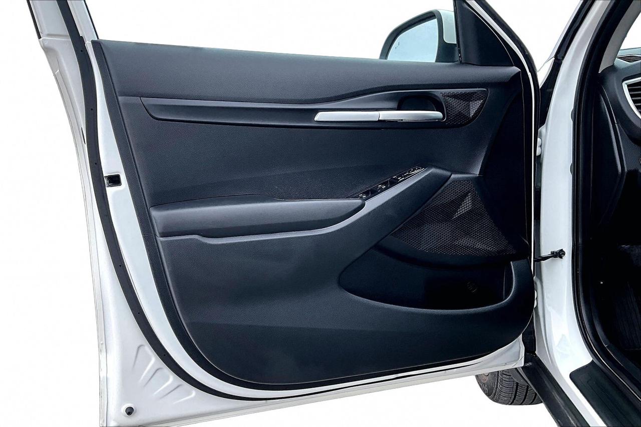 2026 Kia Seltos LX AWD   HEATED SEATS   BLIND SPOT ALERT   CARPLAY Photo