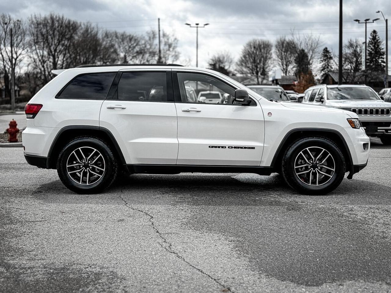 2021 Jeep Grand Cherokee Trailhawk   HEATED/VENTED LEATHER   PANO ROOF   BL Photo