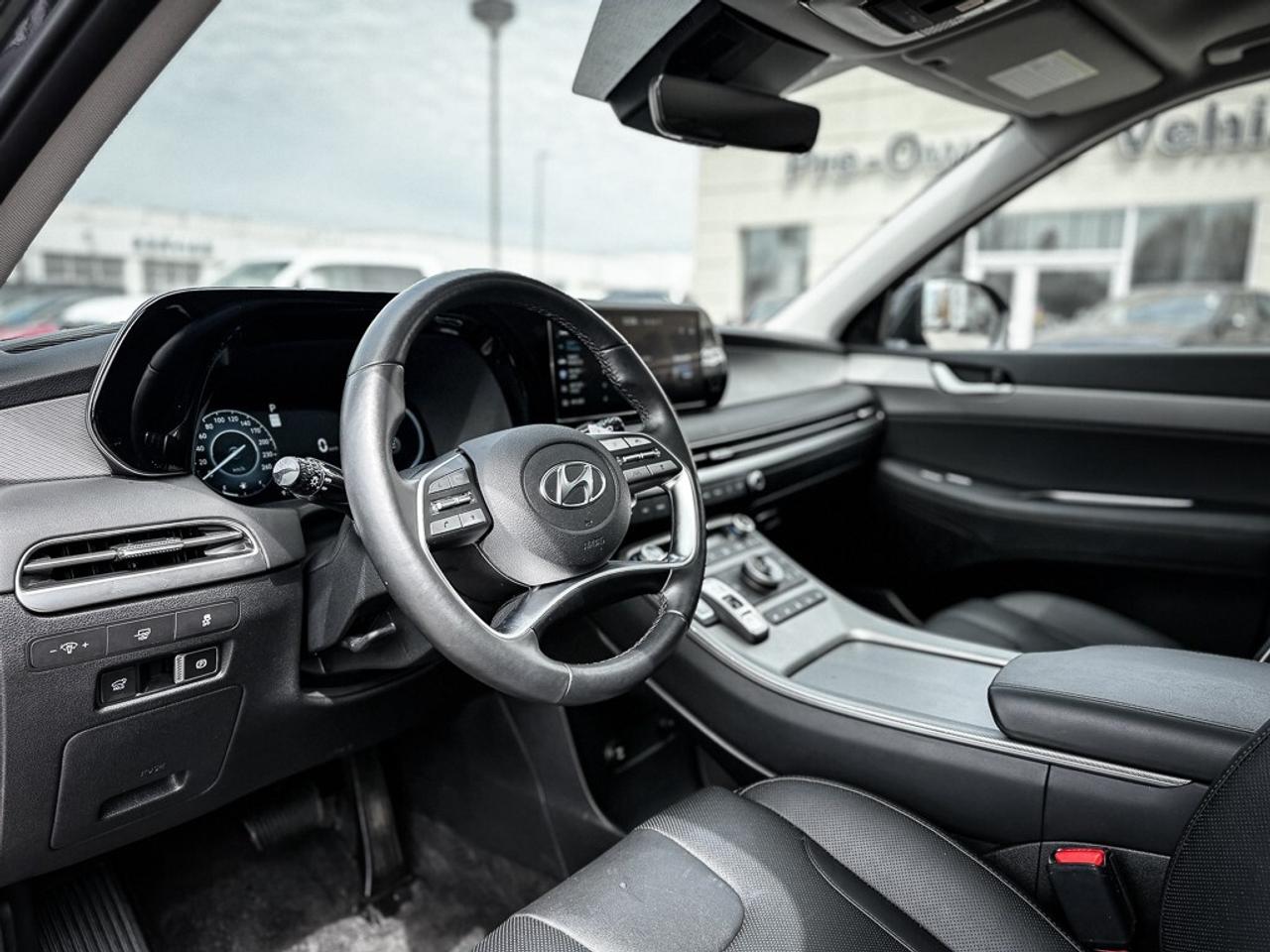 2025 Hyundai PALISADE Urban 7 Passenger   AWD   BLINDSPOT   LANE KEEP Photo