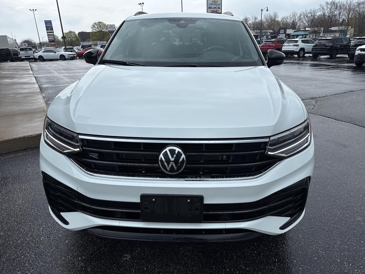 2024 Volkswagen Tiguan Comfortline R-Line Black Edition Photo