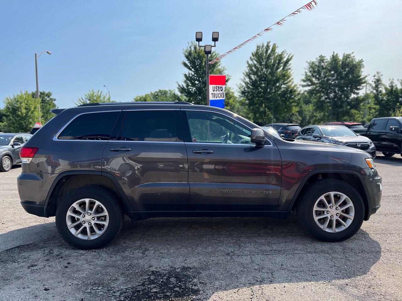 2021 Jeep Grand Cherokee Laredo w/Heated Seats & Steering Wheel, Park Assis Photo