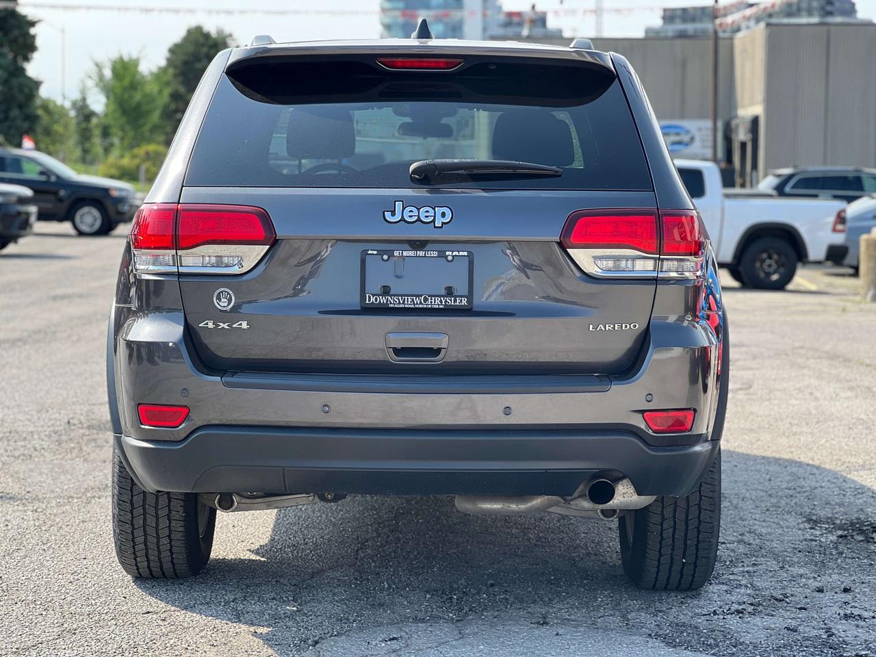 2021 Jeep Grand Cherokee Laredo w/Heated Seats & Steering Wheel, Park Assis Photo