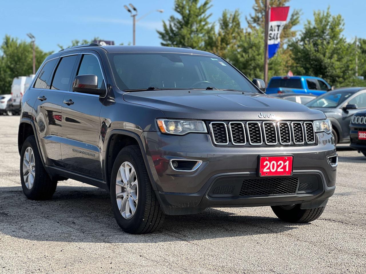 2021 Jeep Grand Cherokee Laredo w/Heated Seats & Steering Wheel, Park Assis Photo
