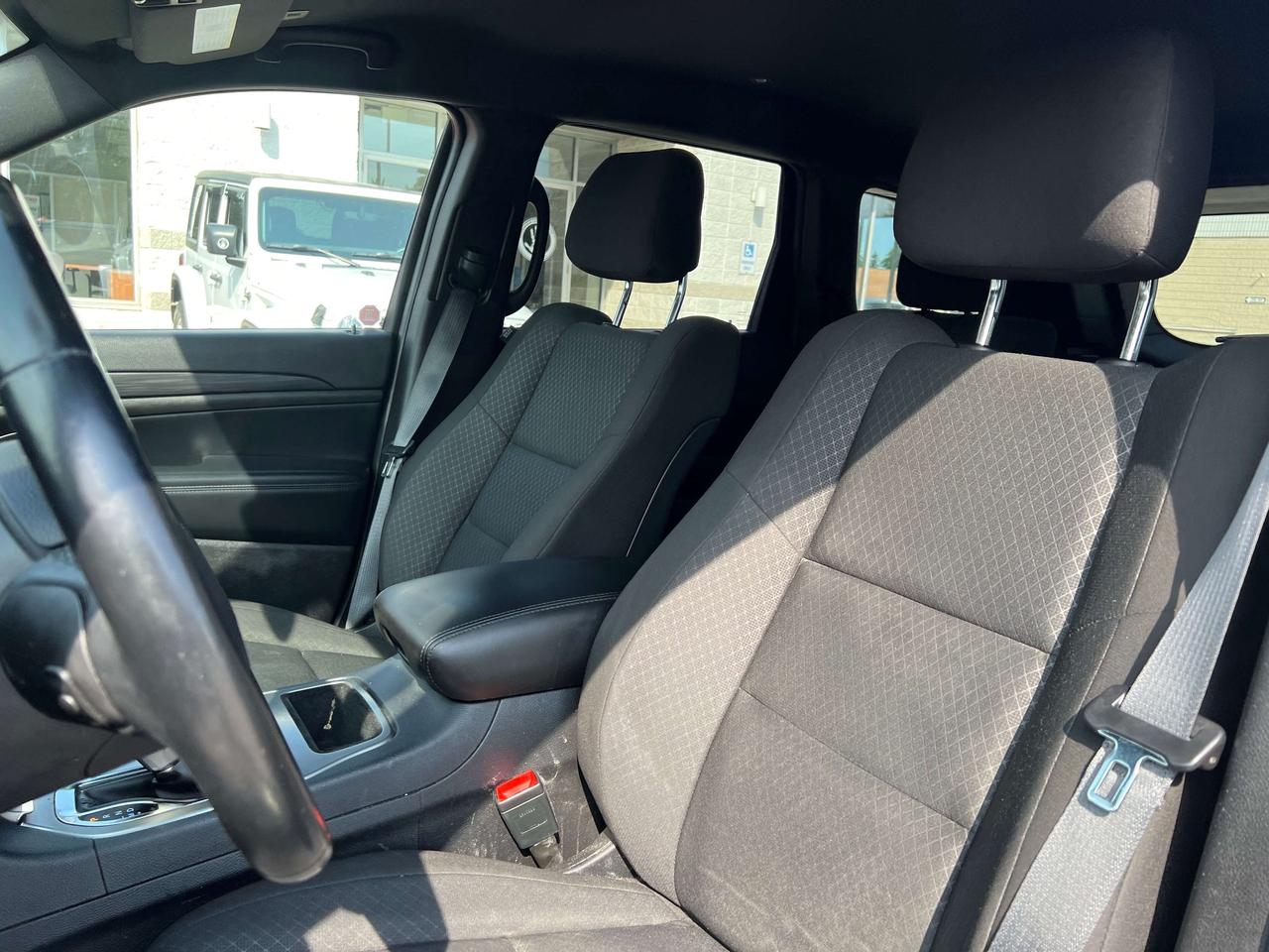 2021 Jeep Grand Cherokee Laredo w/Heated Seats & Steering Wheel, Park Assis Photo