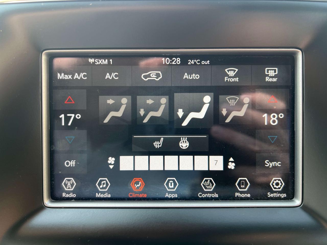 2021 Jeep Grand Cherokee Laredo w/Heated Seats & Steering Wheel, Park Assis Photo