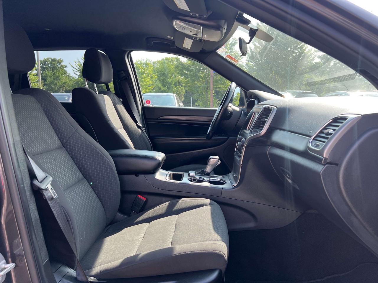 2021 Jeep Grand Cherokee Laredo w/Heated Seats & Steering Wheel, Park Assis Photo