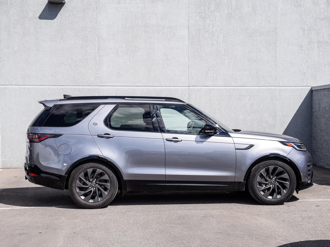 2022 Land Rover Discovery P300 R-Dynamic S Photo