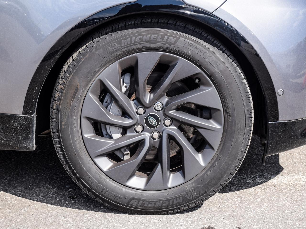 2022 Land Rover Discovery P300 R-Dynamic S Photo