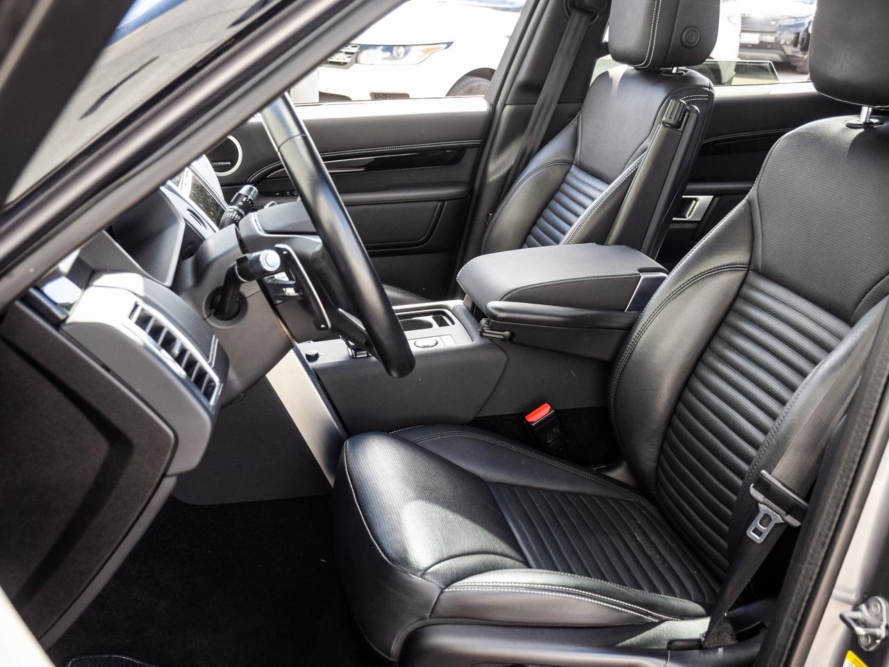 2022 Land Rover Discovery P300 R-Dynamic S Photo