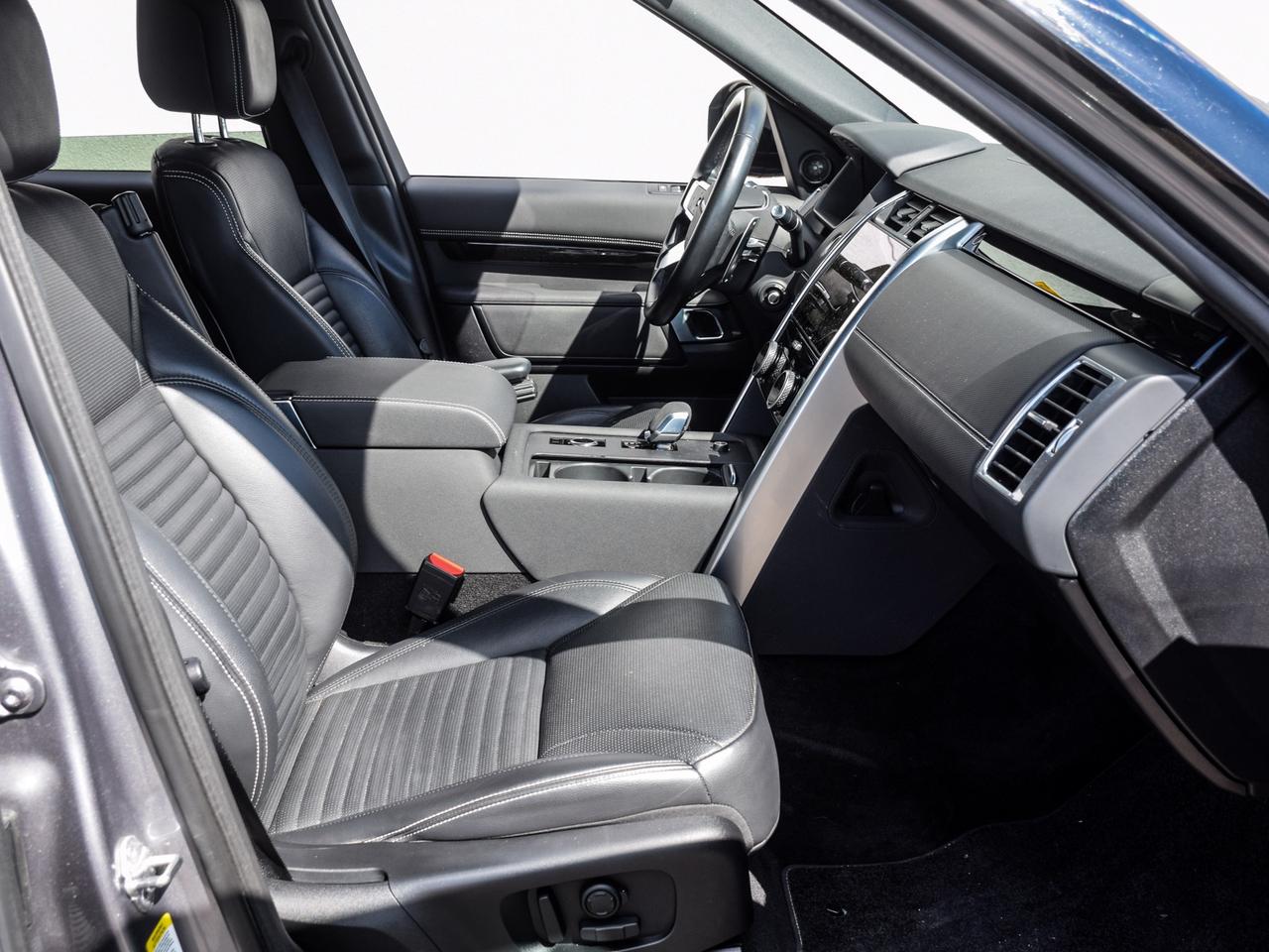 2022 Land Rover Discovery P300 R-Dynamic S Photo