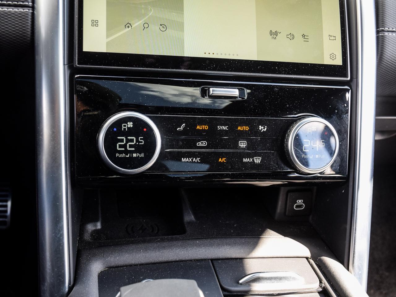 2022 Land Rover Discovery P300 R-Dynamic S Photo