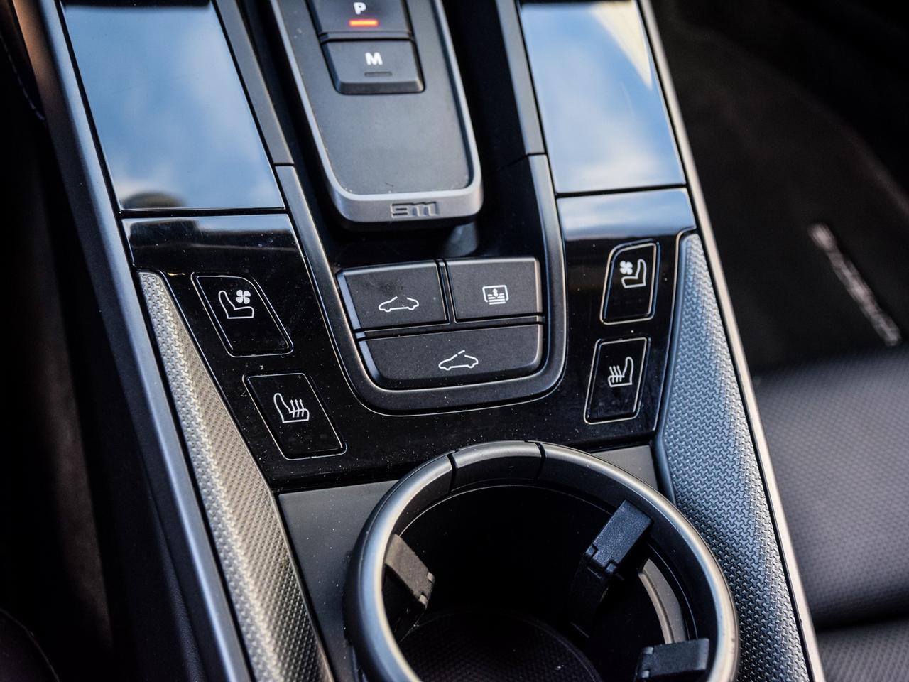 2020 Porsche 911 SPORT & PREMIUM PACK GLASS SUNROOF - ONE PRICE Photo