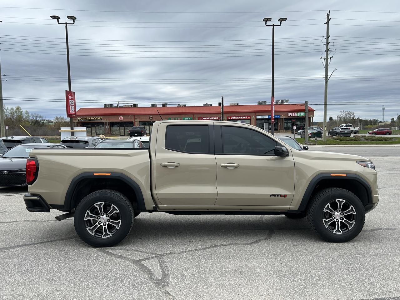 2024 GMC Canyon AT4 Photo