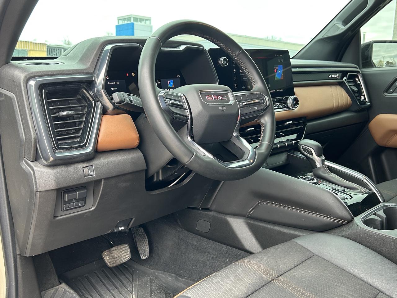 2024 GMC Canyon AT4 Photo