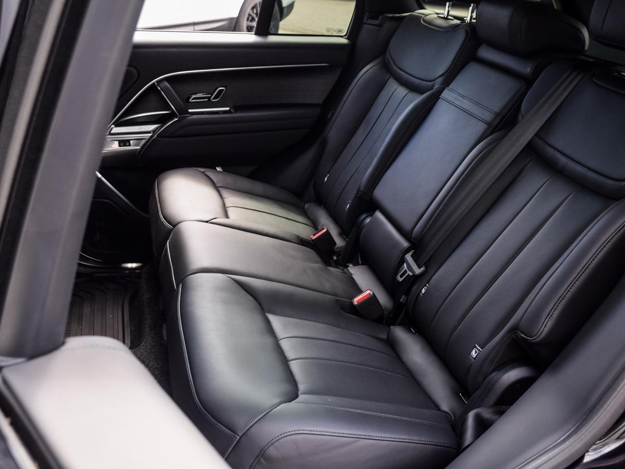 2024 Land Rover Range Rover P530 SE SWB Photo
