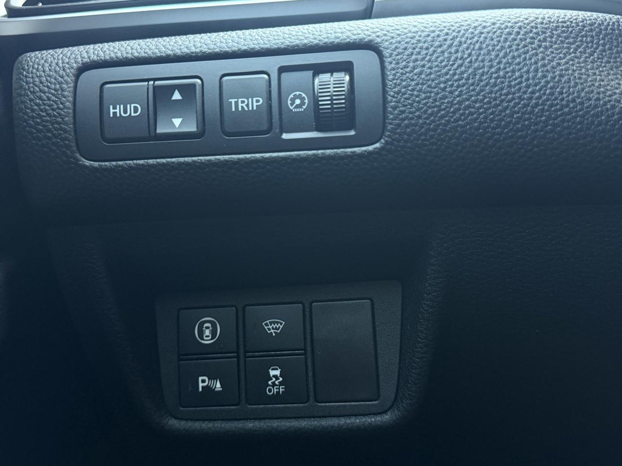 2019 Honda Accord Touring   FULLY LOADED   Vented Seats   HUD   Navi Photo