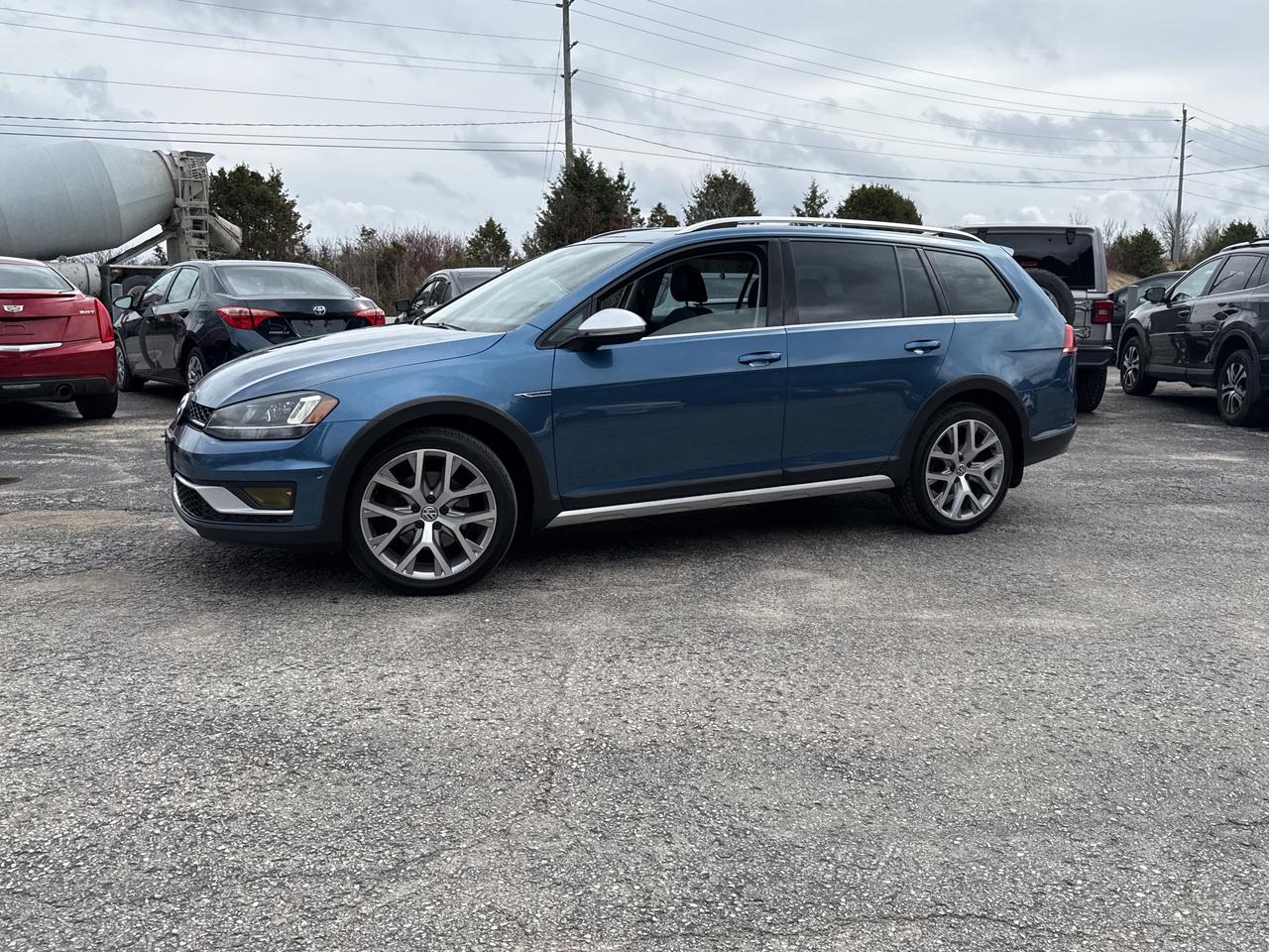 2017 Volkswagen Golf Alltrack All Track TSI, Bluetooth, Back Up Cam Photo4