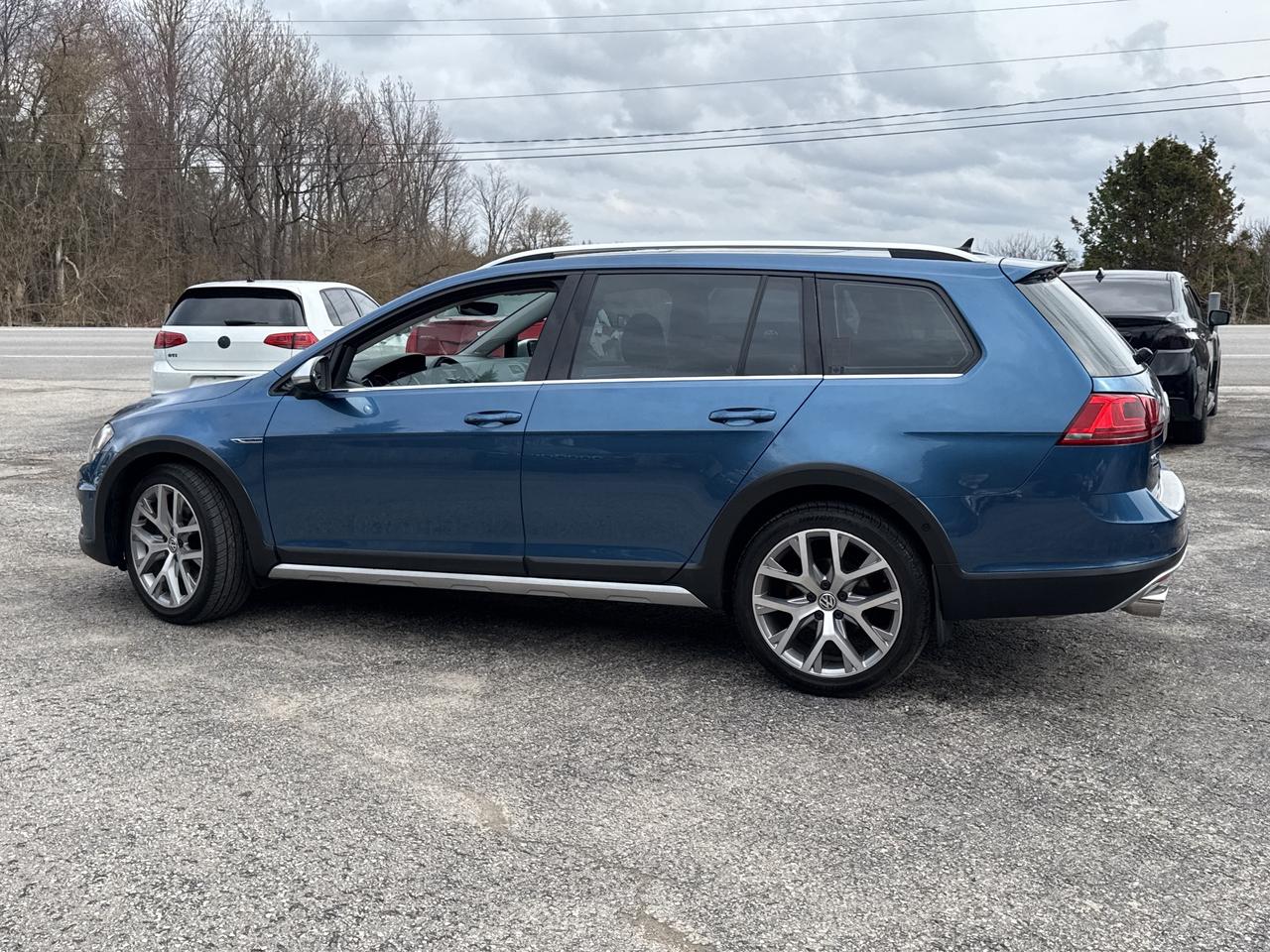 2017 Volkswagen Golf Alltrack All Track TSI, Bluetooth, Back Up Cam Photo