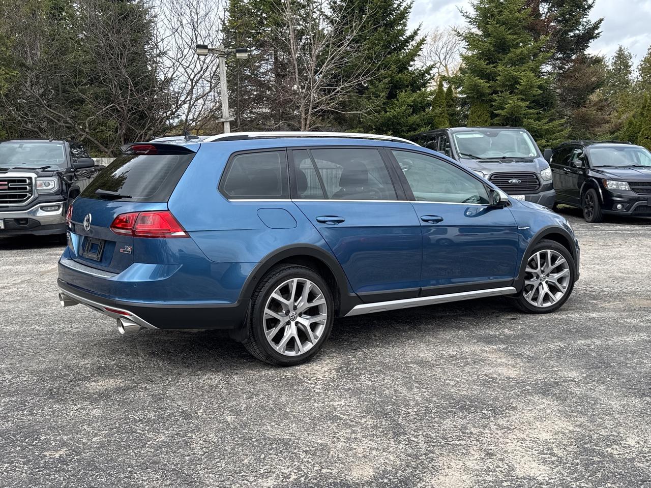 2017 Volkswagen Golf Alltrack All Track TSI, Bluetooth, Back Up Cam Photo