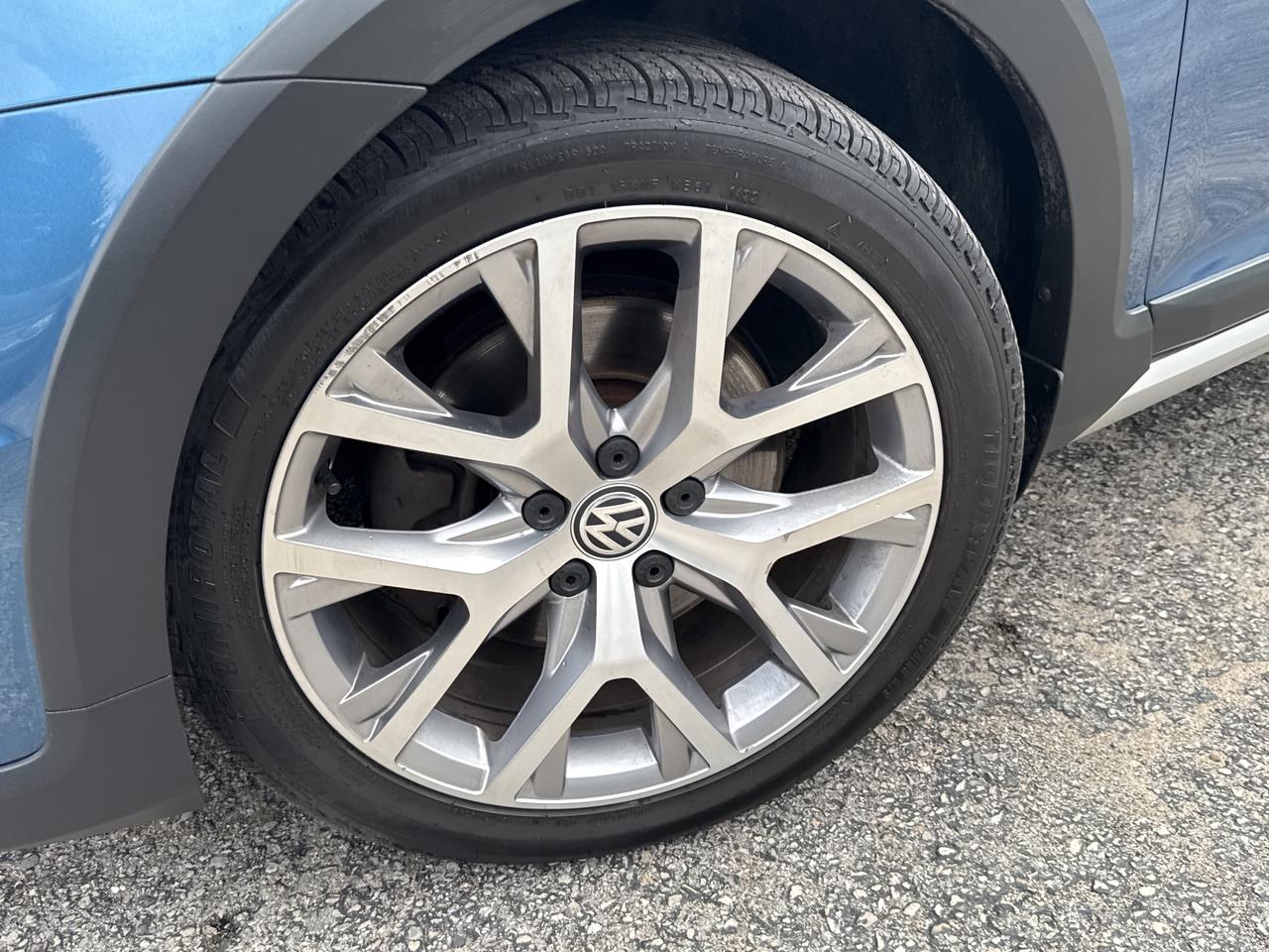 2017 Volkswagen Golf Alltrack All Track TSI, Bluetooth, Back Up Cam Photo