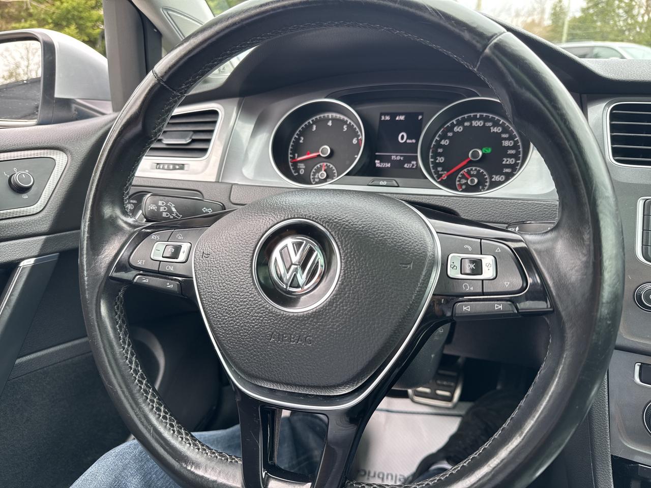2017 Volkswagen Golf Alltrack All Track TSI, Bluetooth, Back Up Cam Photo