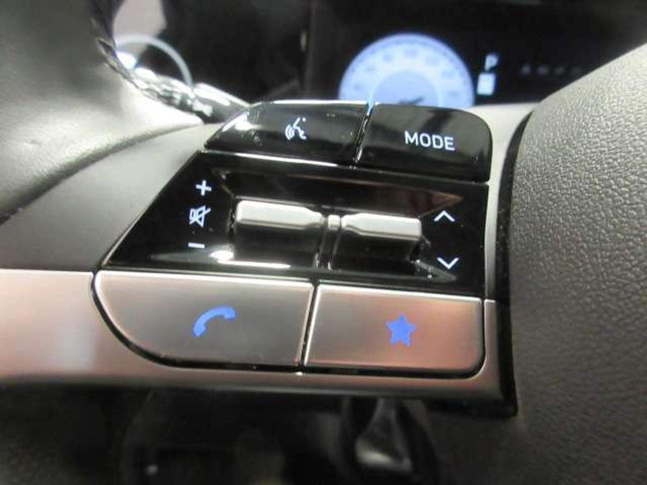 2025 Hyundai Elantra PREFERRED W/TECH, NAV, ROOF, HTD. SEATS, 33K! Photo