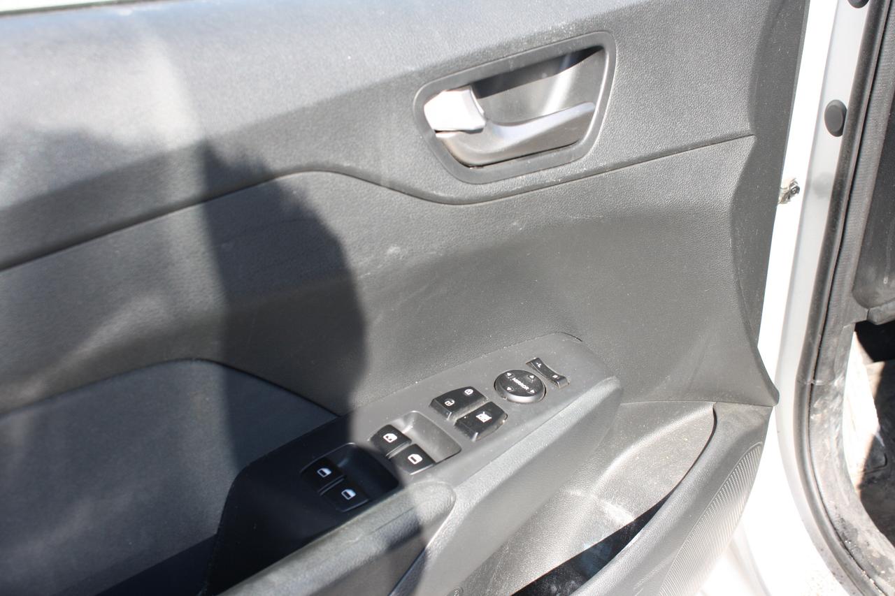 2020 Hyundai Accent 5 Door Ultimate IVT Photo