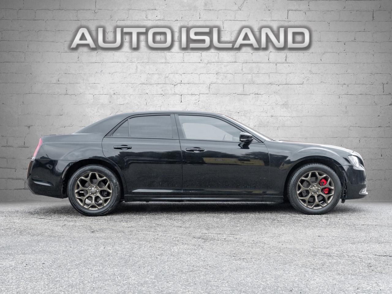 2016 Chrysler 300 300S AWD,  Nav, Camera, Leather, Sunroof Photo2