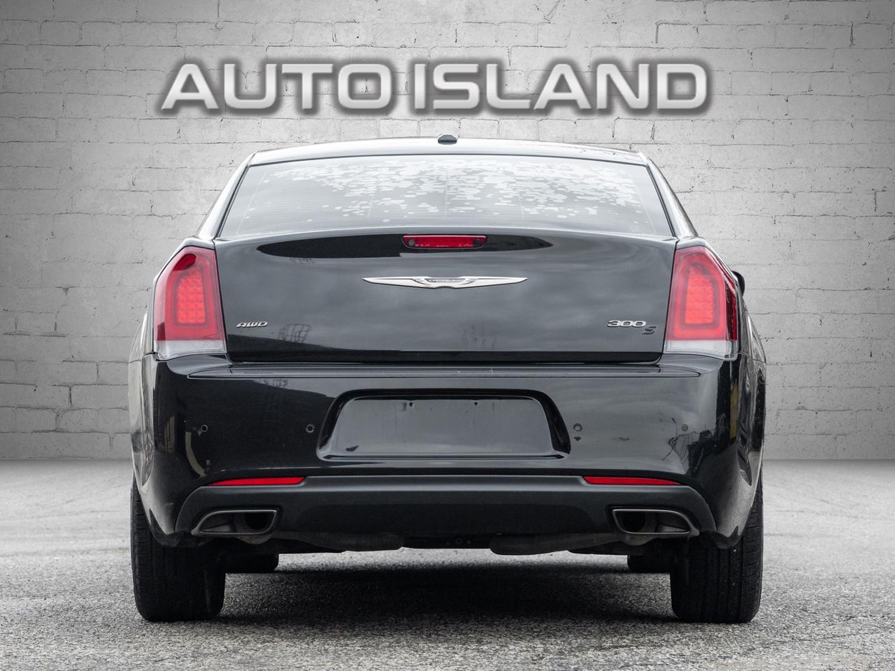 2016 Chrysler 300 300S AWD,  Nav, Camera, Leather, Sunroof Photo