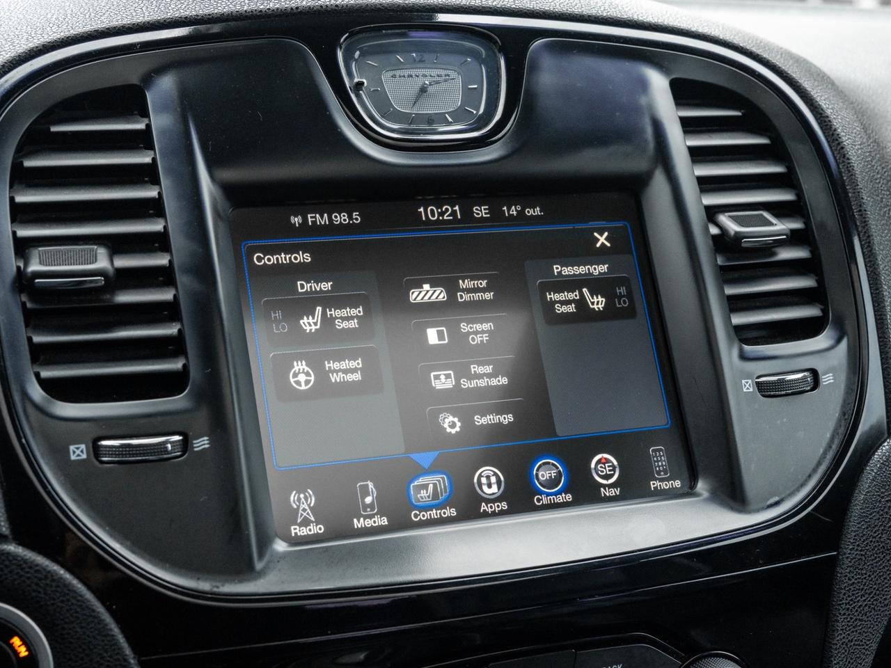 2016 Chrysler 300 300S AWD,  Nav, Camera, Leather, Sunroof Photo