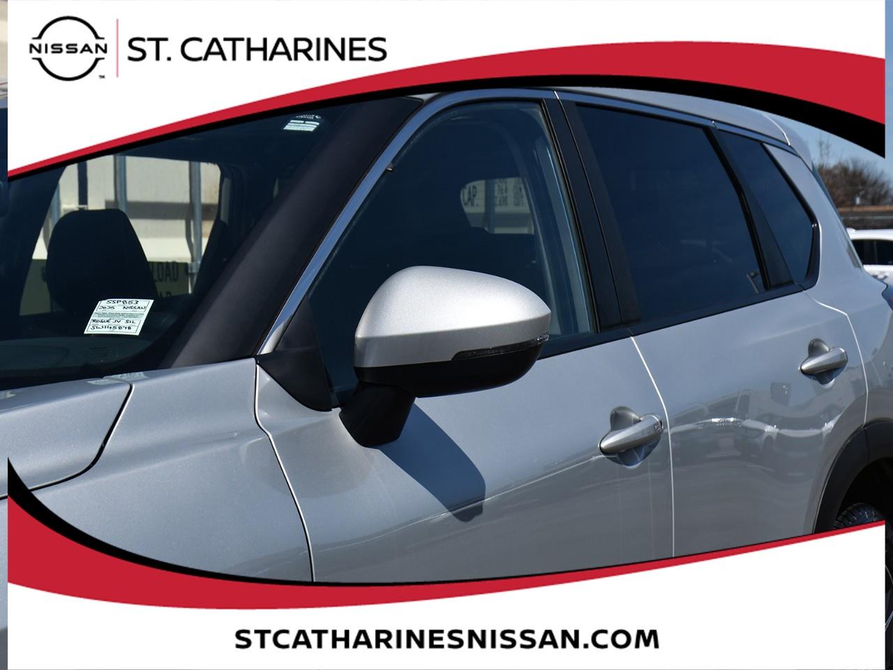 2025 Nissan Rogue SV MOONROOF Photo