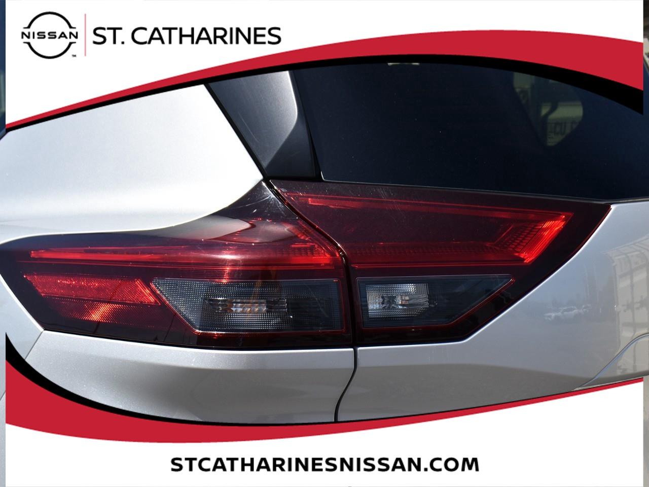 2025 Nissan Rogue SV MOONROOF Photo