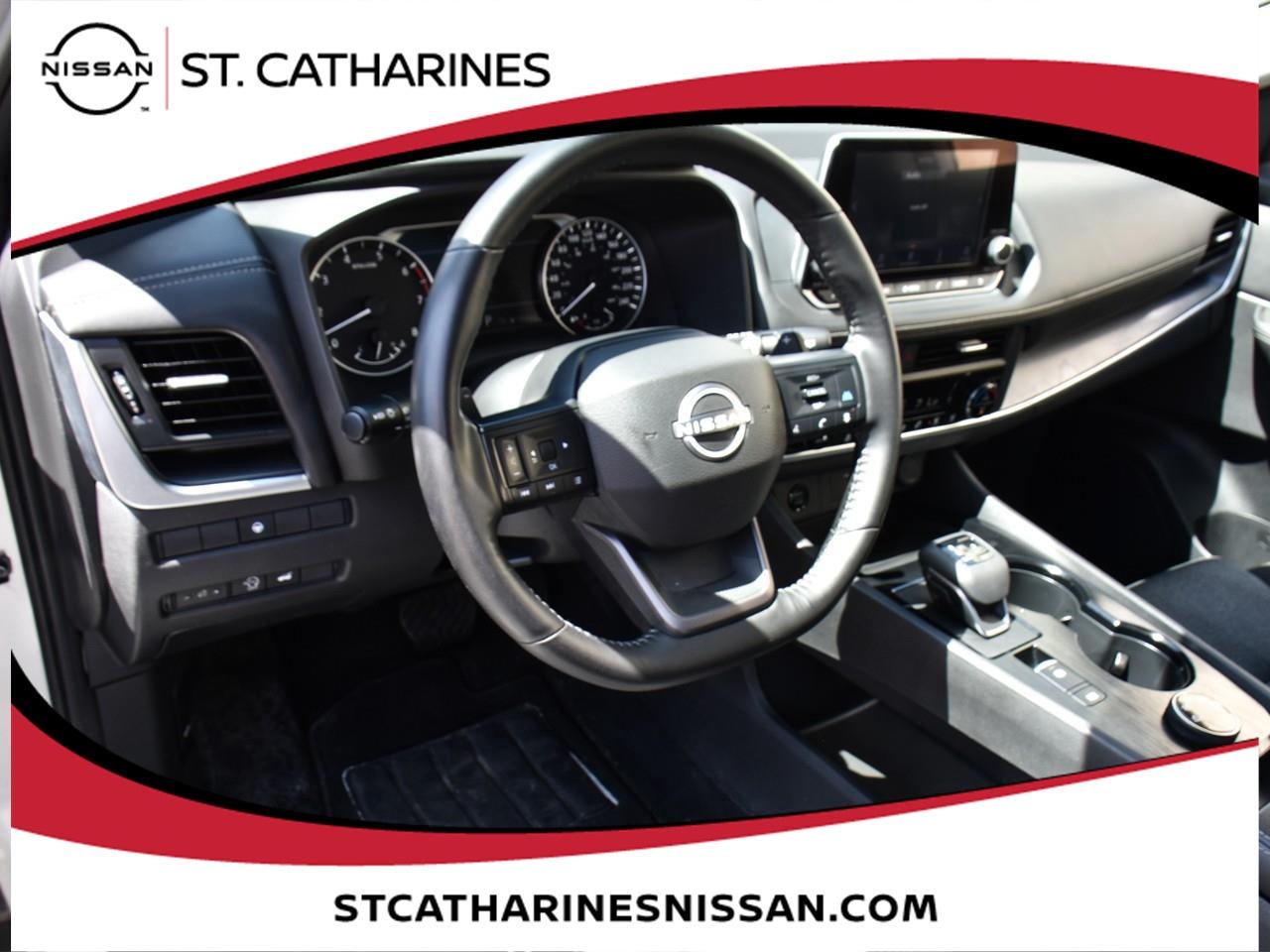 2025 Nissan Rogue SV MOONROOF Photo