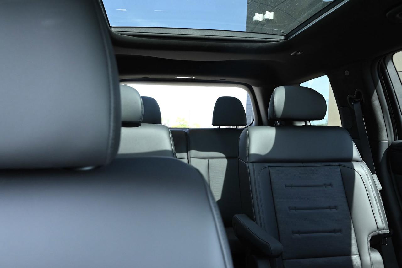 2025 Hyundai Santa Fe Ultimate Calligraphy AWD, 1-Owner Photo
