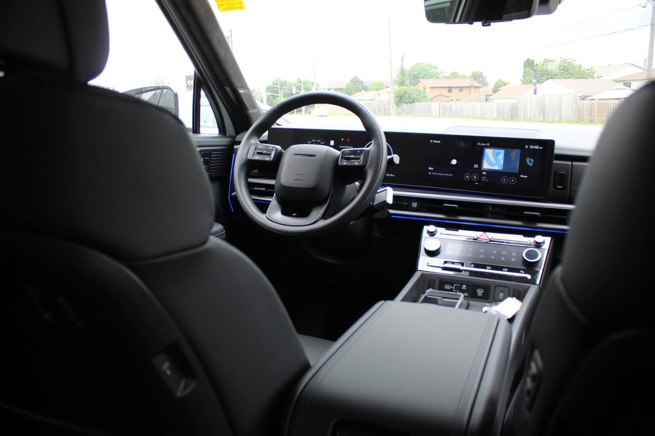 2025 Hyundai Santa Fe Ultimate Calligraphy AWD, 1-Owner Photo